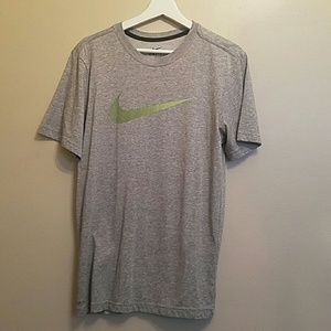 NIKE TEE